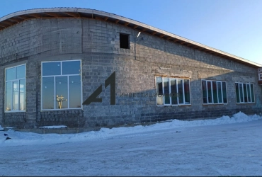 Ирбитский тракт, здание у дороги